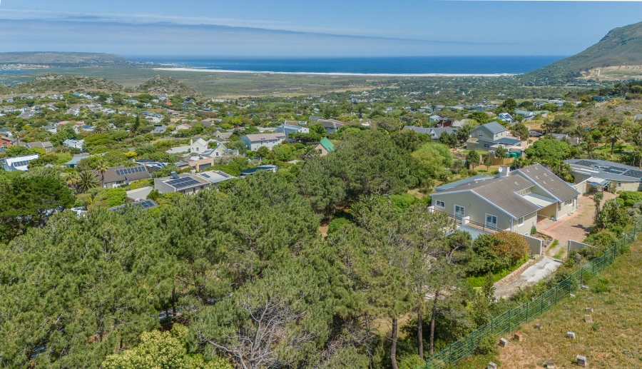 6 Bedroom Property for Sale in San Michel Western Cape